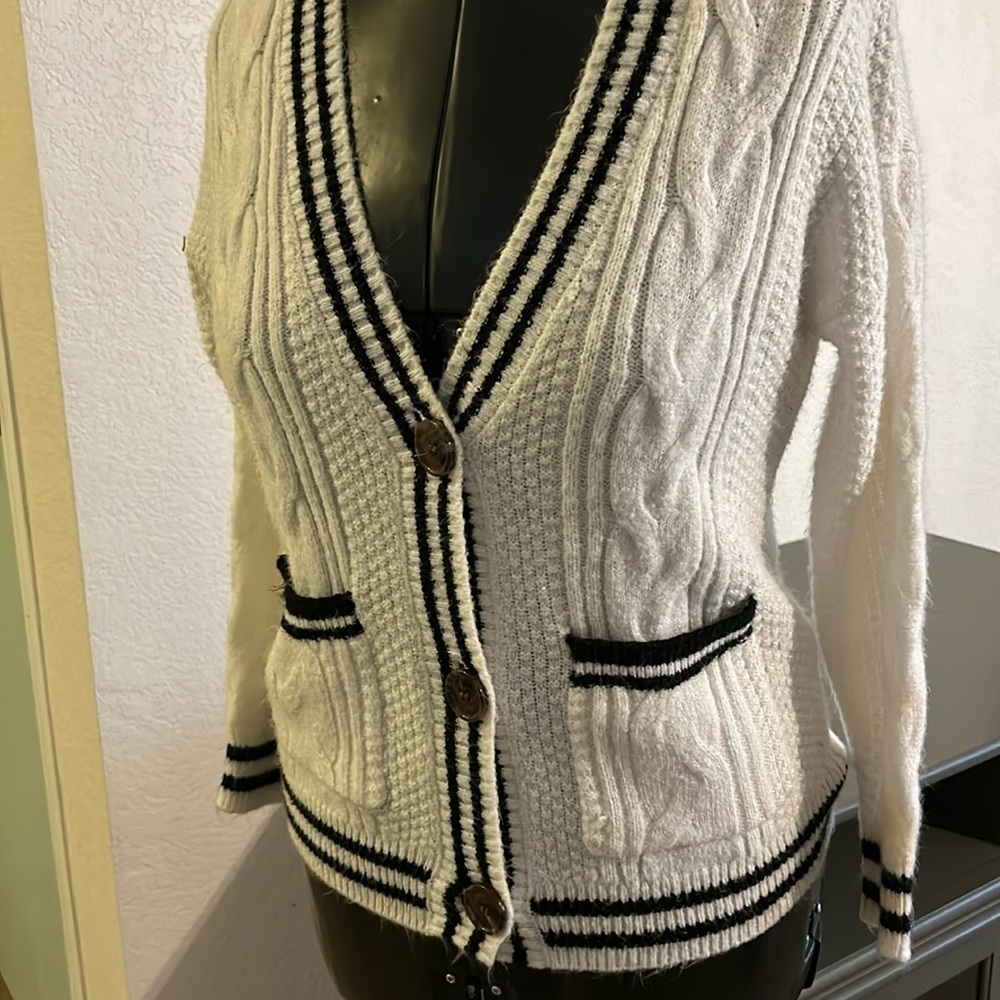 Rue 21 Taylor Swift-like cardigan